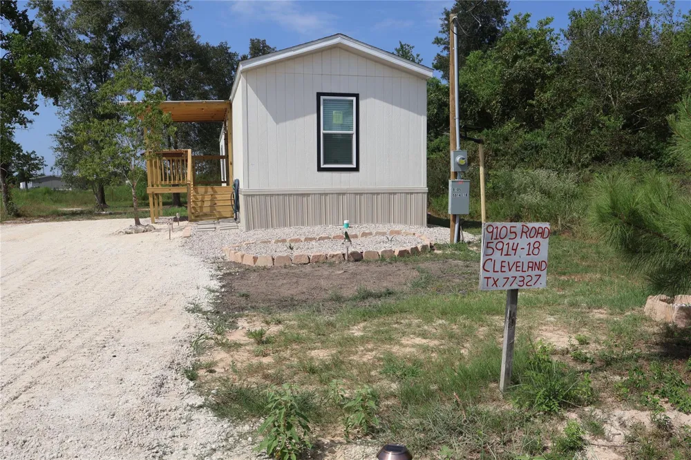 9105 5914 18 Cleveland, TX 77327