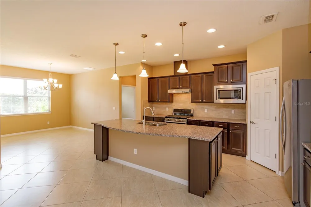 672 CORDOBA DRIVE Davenport, FL 33837