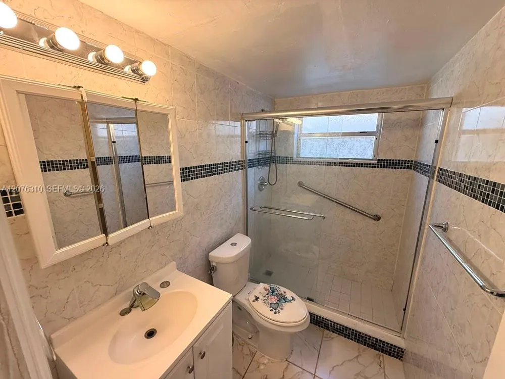 350 E 21st St #108 Hialeah, FL 33010