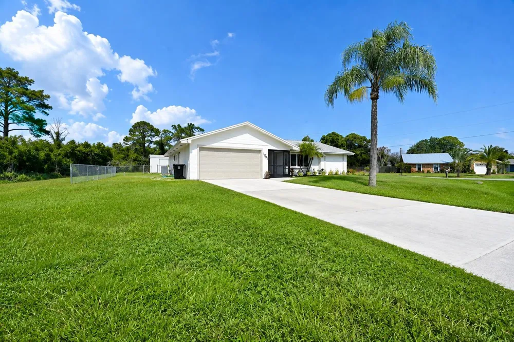 1091 SE Preston Lane Port St. Lucie, FL 34983