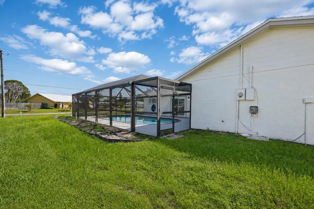 1091 SE Preston Lane Port St. Lucie, FL 34983