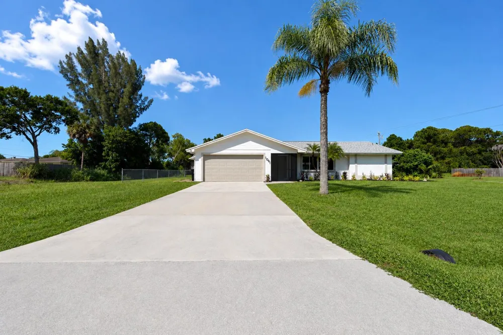 1091 SE Preston Lane Port St. Lucie, FL 34983