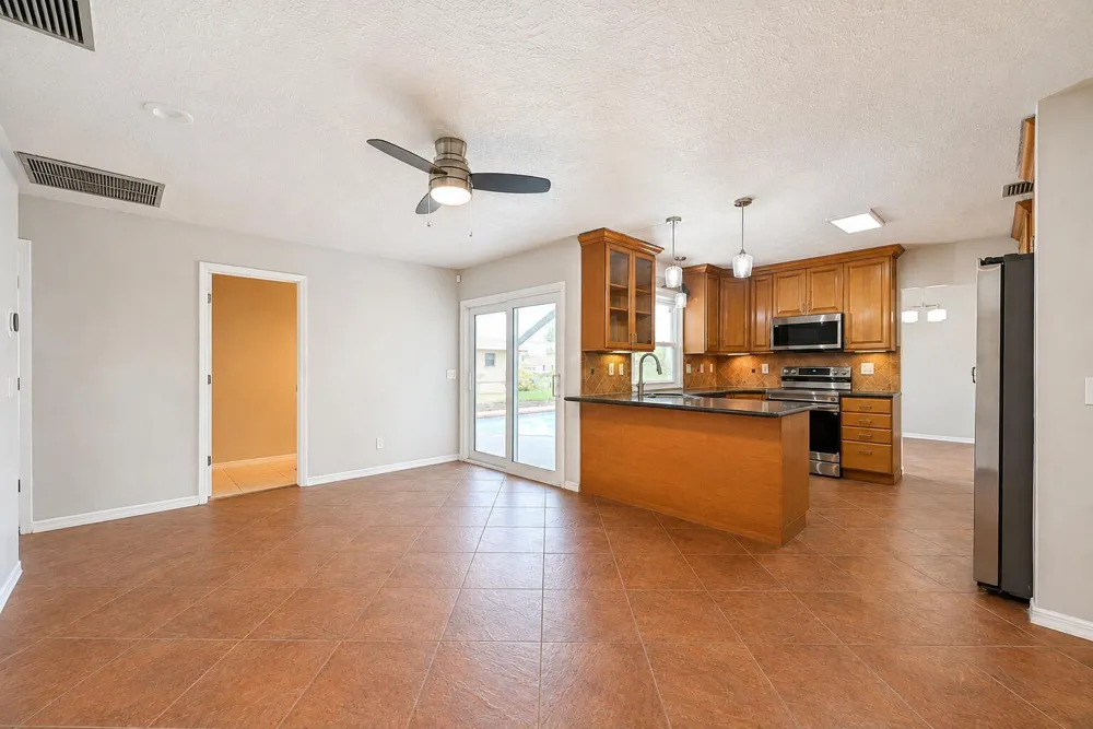 1091 SE Preston Lane Port St. Lucie, FL 34983