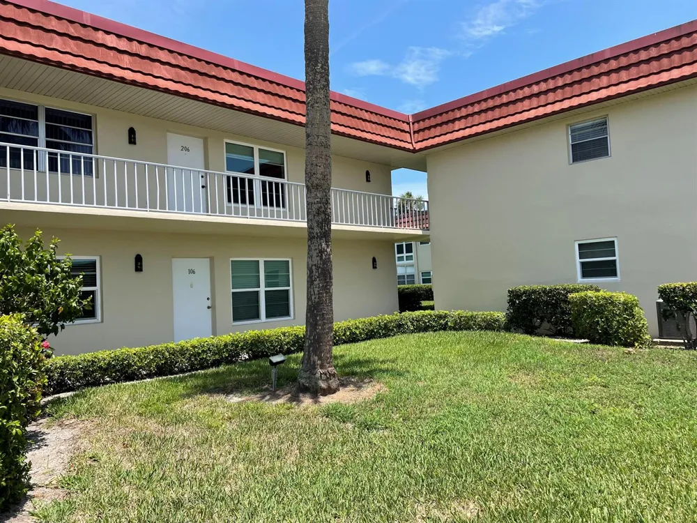 88 CROOKED TREE LANE #105 Vero Beach, FL 32962