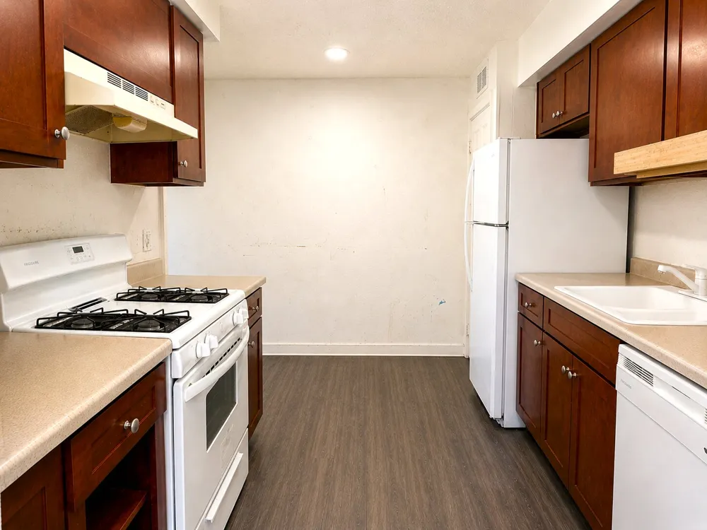 2301 Mission Hill Drive #101 Austin, TX 78741