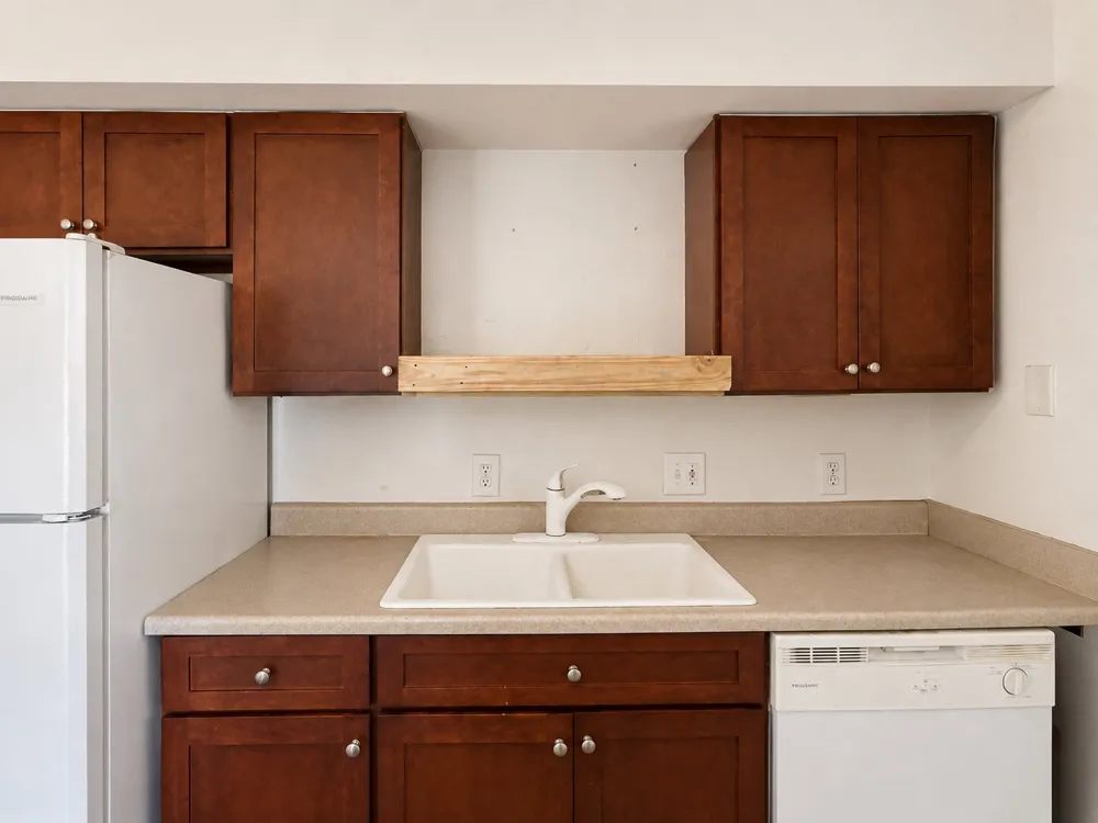 2301 Mission Hill Drive #101 Austin, TX 78741