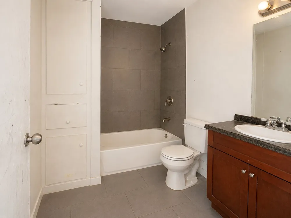 2301 Mission Hill Drive #101 Austin, TX 78741