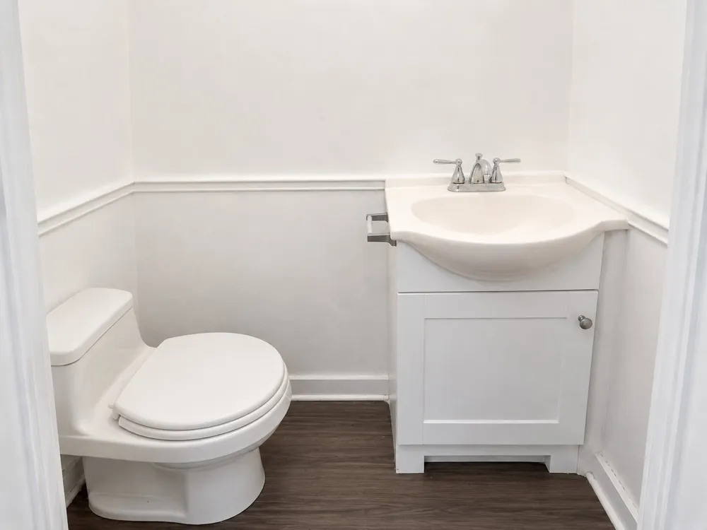 2301 Mission Hill Drive #101 Austin, TX 78741