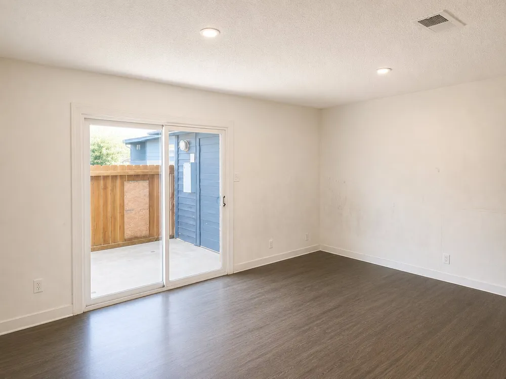 2301 Mission Hill Drive #101 Austin, TX 78741