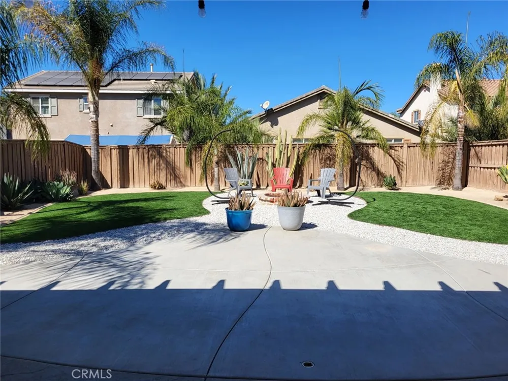32635 Racquet Club Lake Elsinore, CA 92530