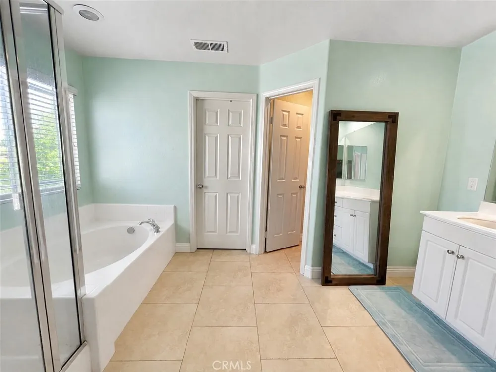 32635 Racquet Club Lake Elsinore, CA 92530