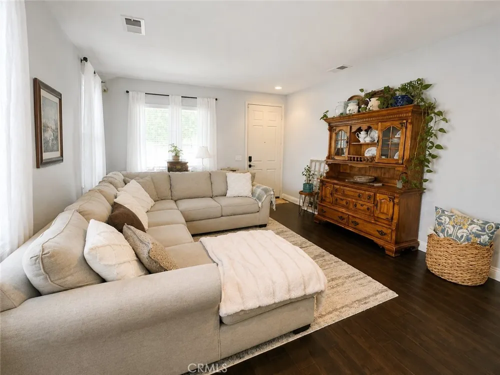 32635 Racquet Club Lake Elsinore, CA 92530