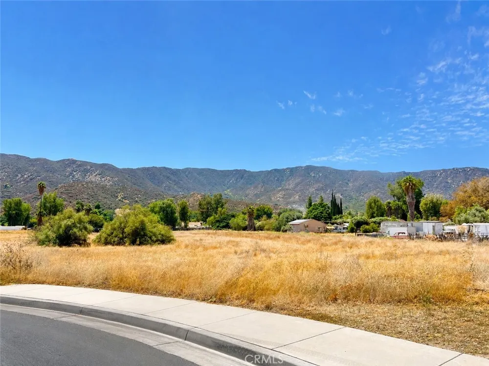 32635 Racquet Club Lake Elsinore, CA 92530
