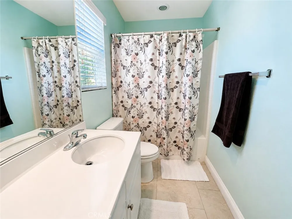 32635 Racquet Club Lake Elsinore, CA 92530