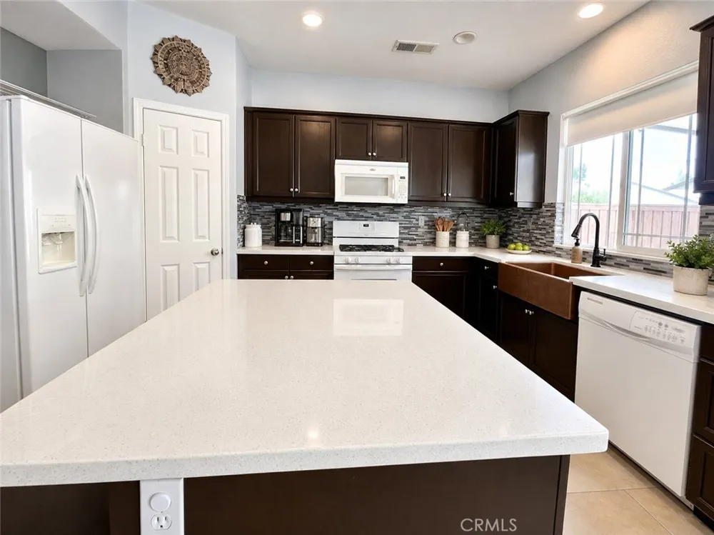 32635 Racquet Club Lake Elsinore, CA 92530