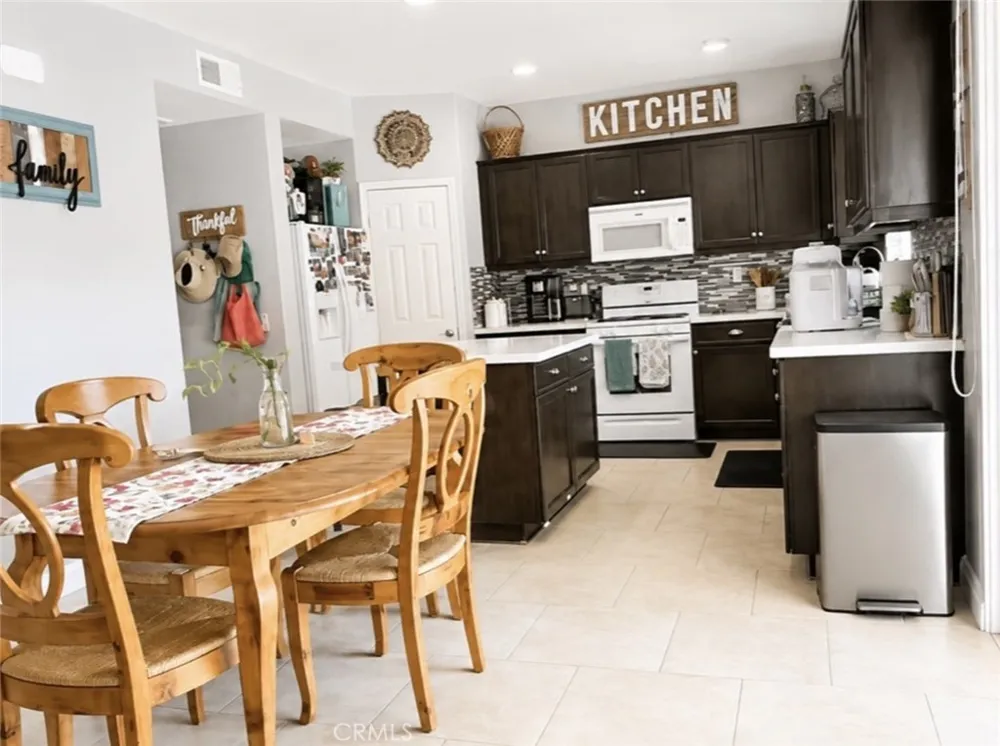 32635 Racquet Club Lake Elsinore, CA 92530