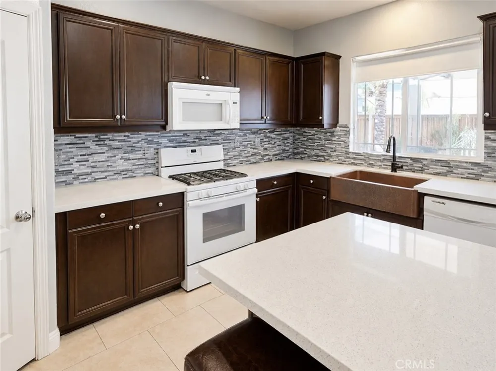 32635 Racquet Club Lake Elsinore, CA 92530
