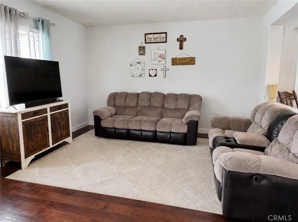 32635 Racquet Club Lake Elsinore, CA 92530