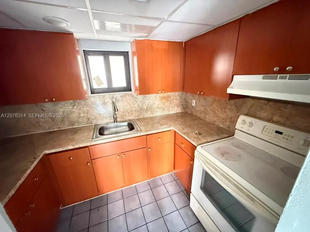 5 Olive Dr #13 Hialeah, FL 33010