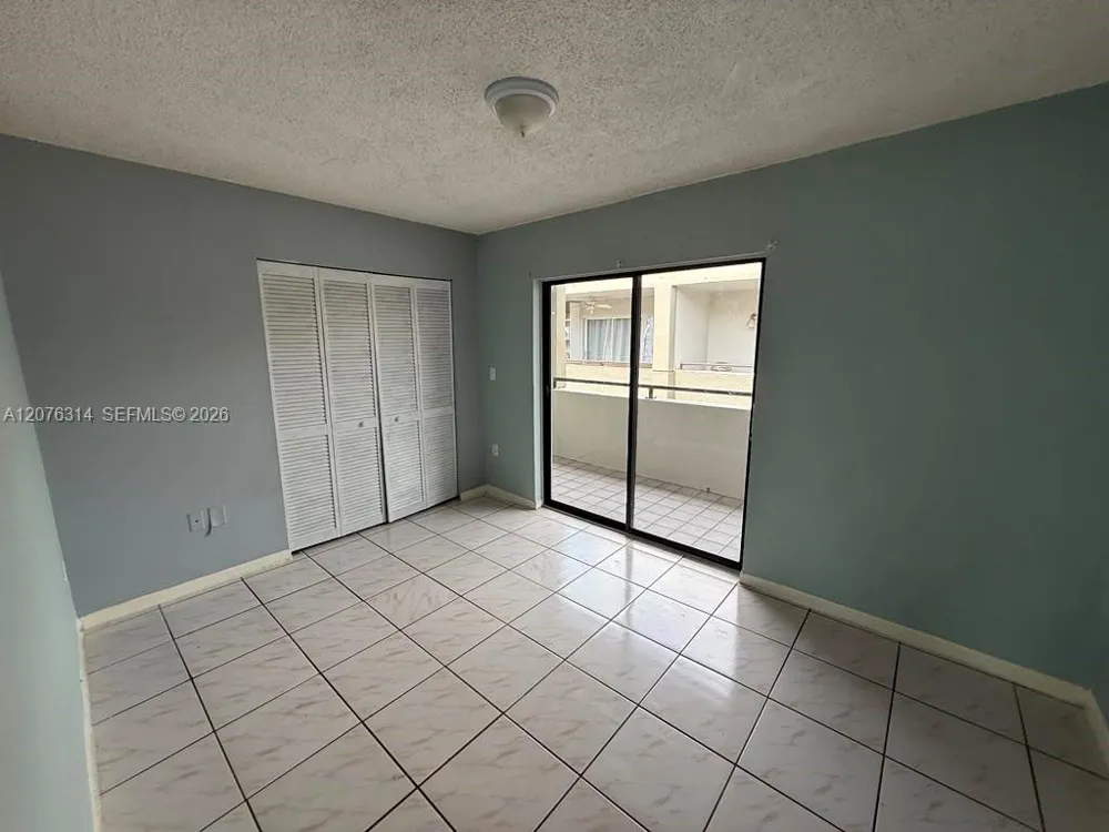 5 Olive Dr #13 Hialeah, FL 33010