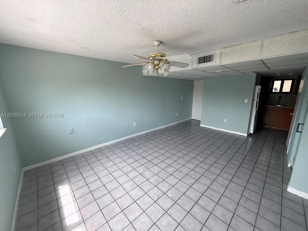 5 Olive Dr #13 Hialeah, FL 33010