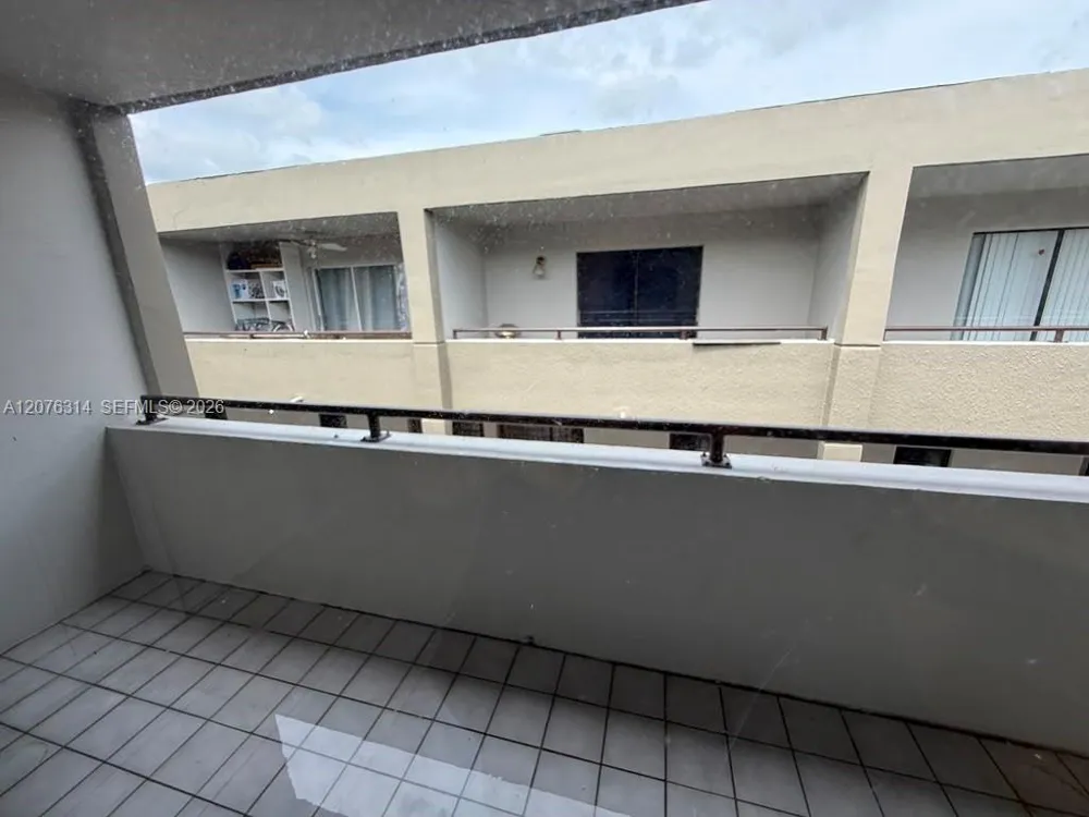 5 Olive Dr #13 Hialeah, FL 33010