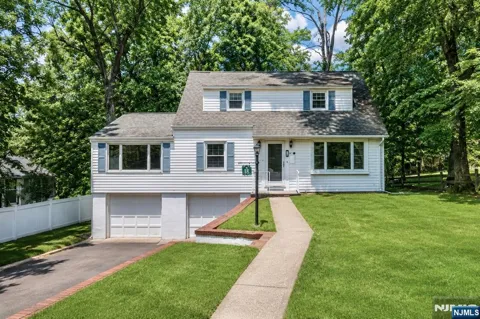 18 Mountainside Drive
