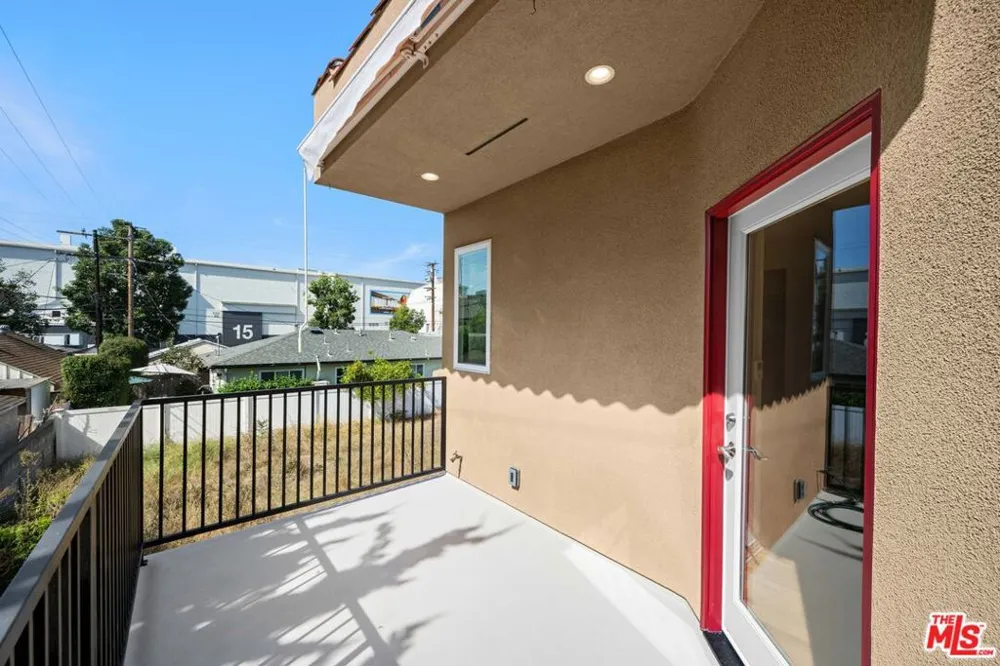 9056 Hubbard Street #A Culver City, CA 90232
