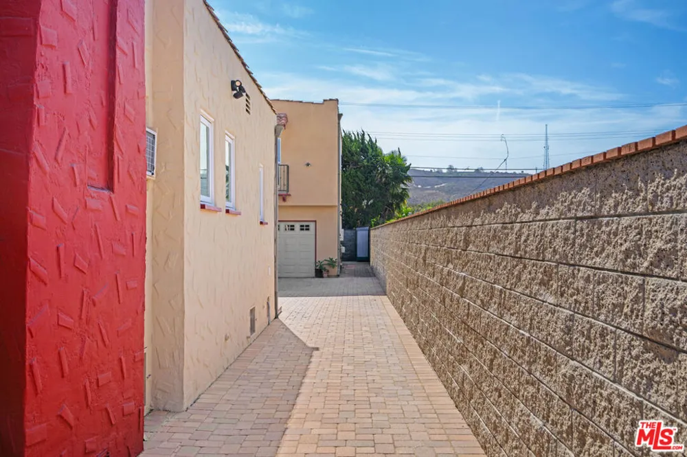 9056 Hubbard Street #A Culver City, CA 90232