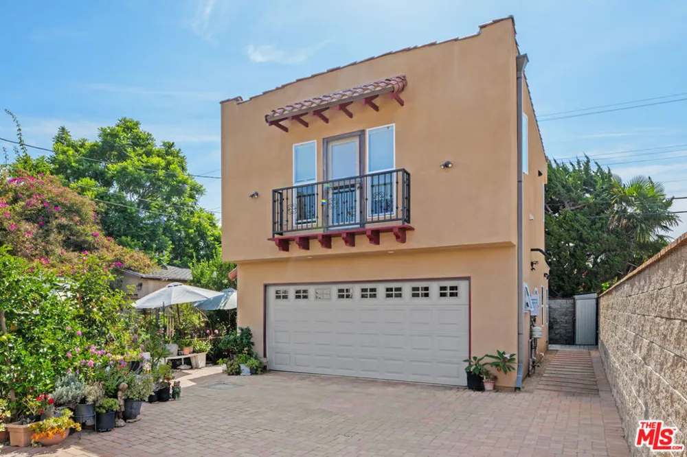 9056 Hubbard Street #A Culver City, CA 90232