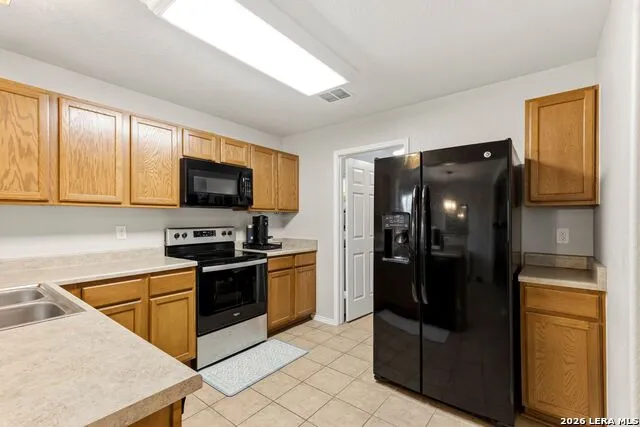 9235 Silver Vis San Antonio, TX 78254