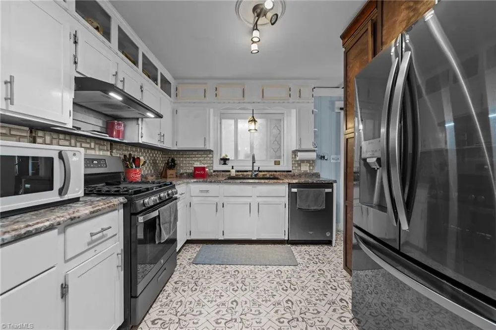 3606 Innwood Street High Point, NC 27265