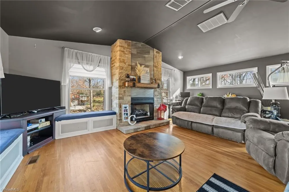 3606 Innwood Street High Point, NC 27265