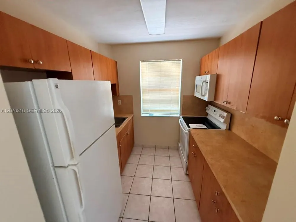1154 W 35th St #223 Hialeah, FL 33012