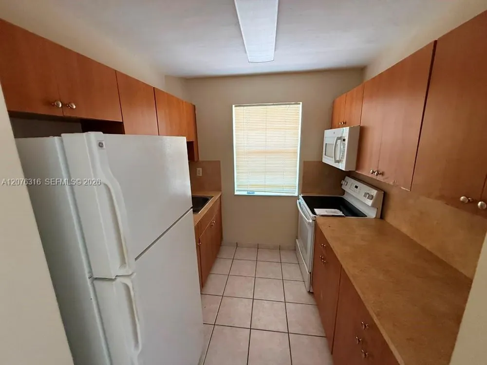 1154 W 35th St #223 Hialeah, FL 33012