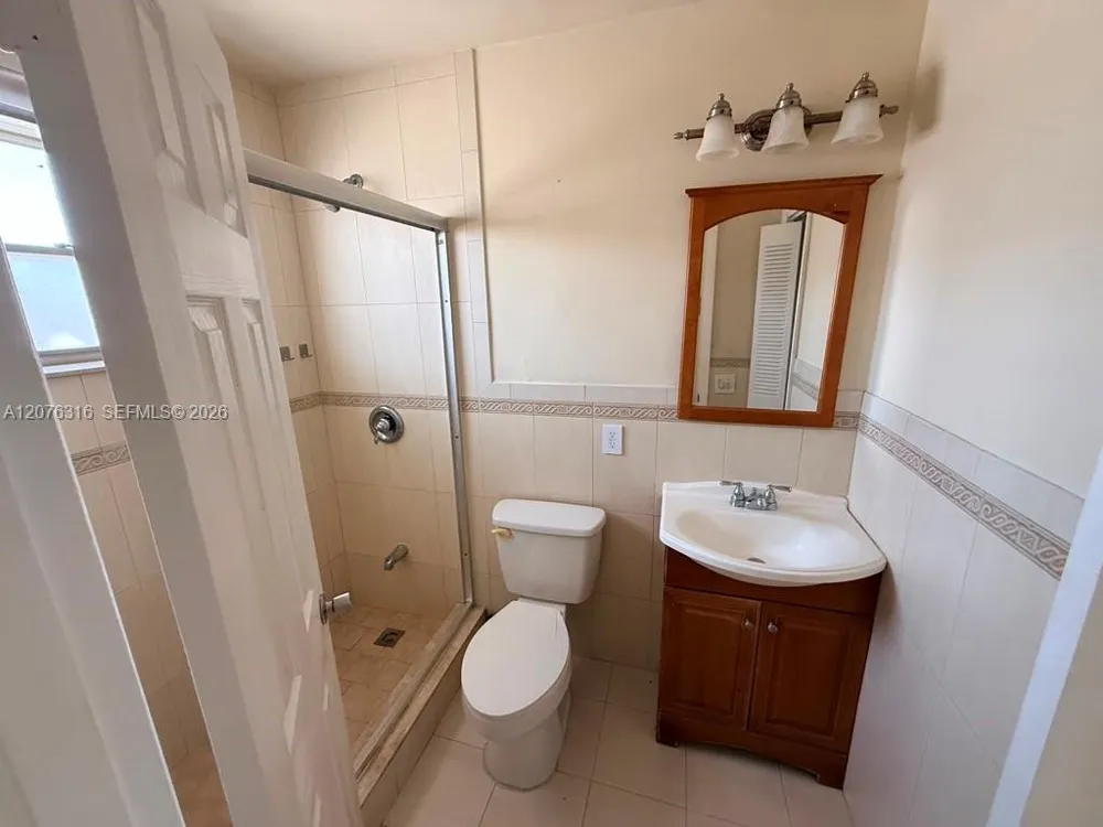 1154 W 35th St #223 Hialeah, FL 33012