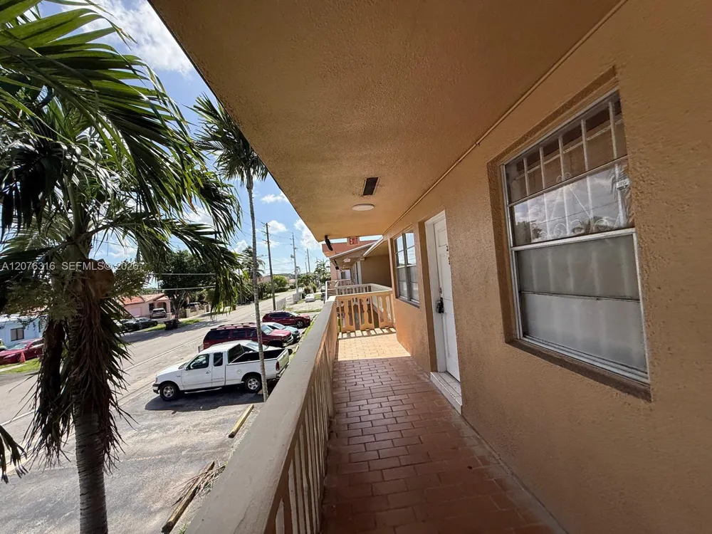 1154 W 35th St #223 Hialeah, FL 33012