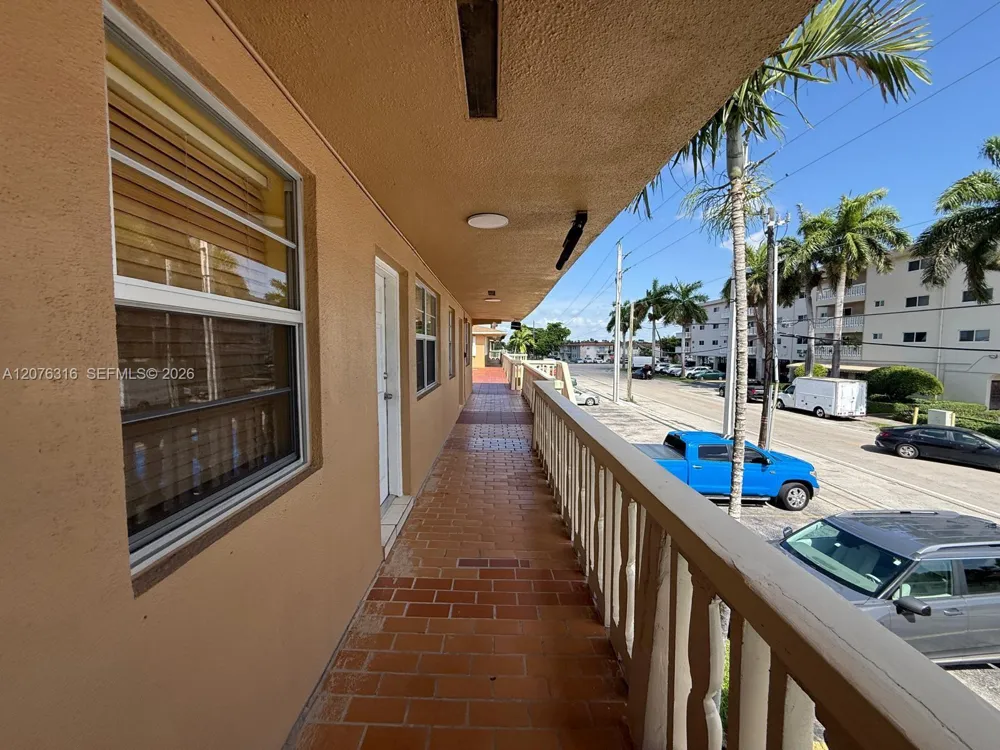 1154 W 35th St #223 Hialeah, FL 33012