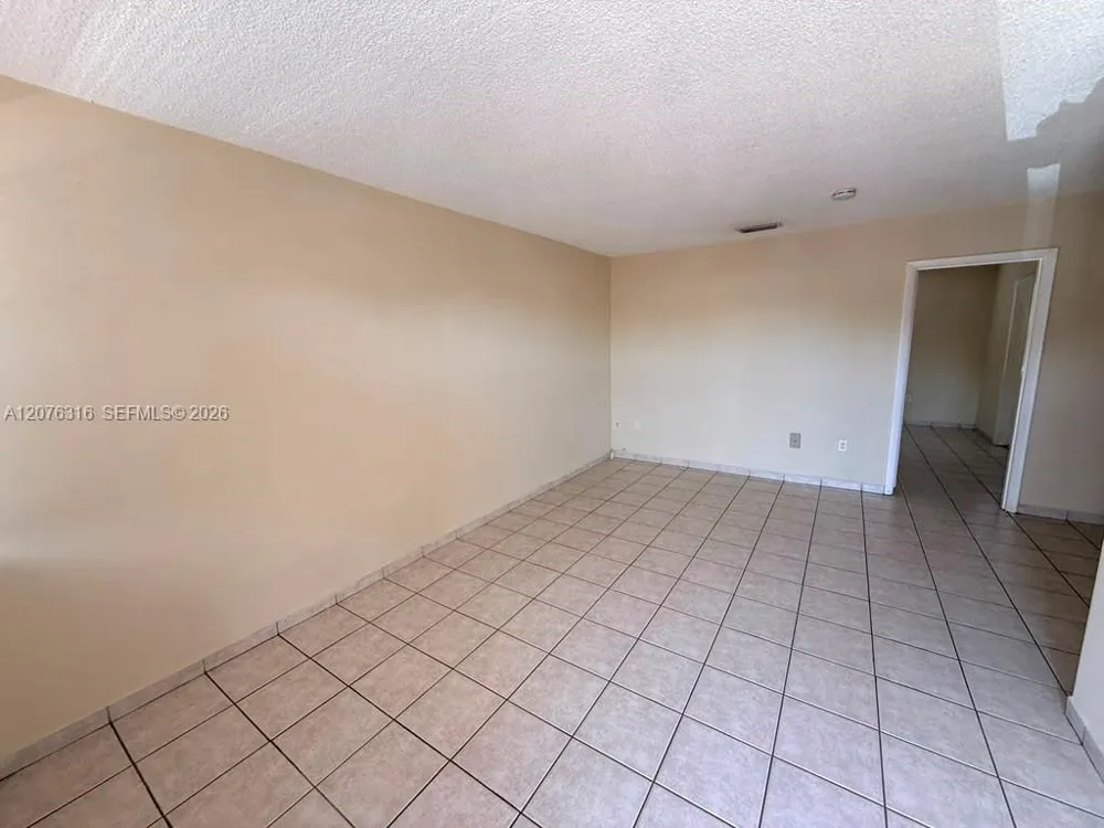 1154 W 35th St #223 Hialeah, FL 33012