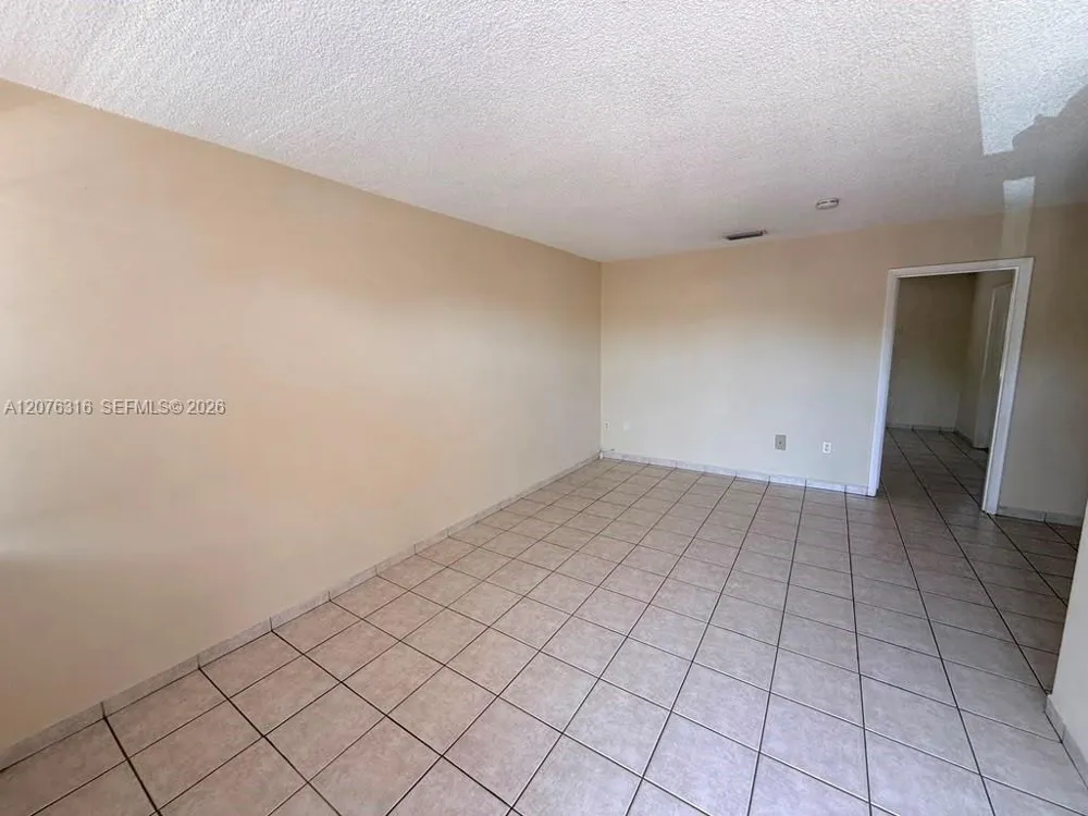 1154 W 35th St #223 Hialeah, FL 33012