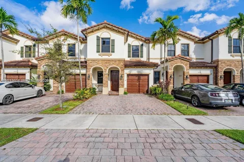8945 NW 98th Ave