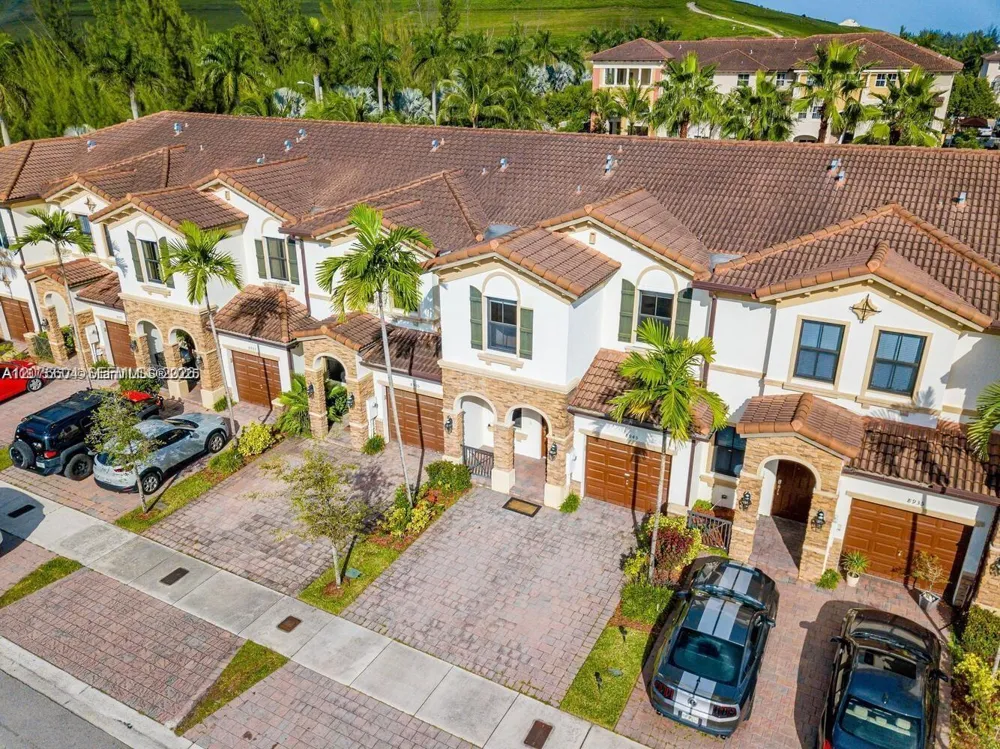 8945 NW 98th Ave Doral, FL 33178
