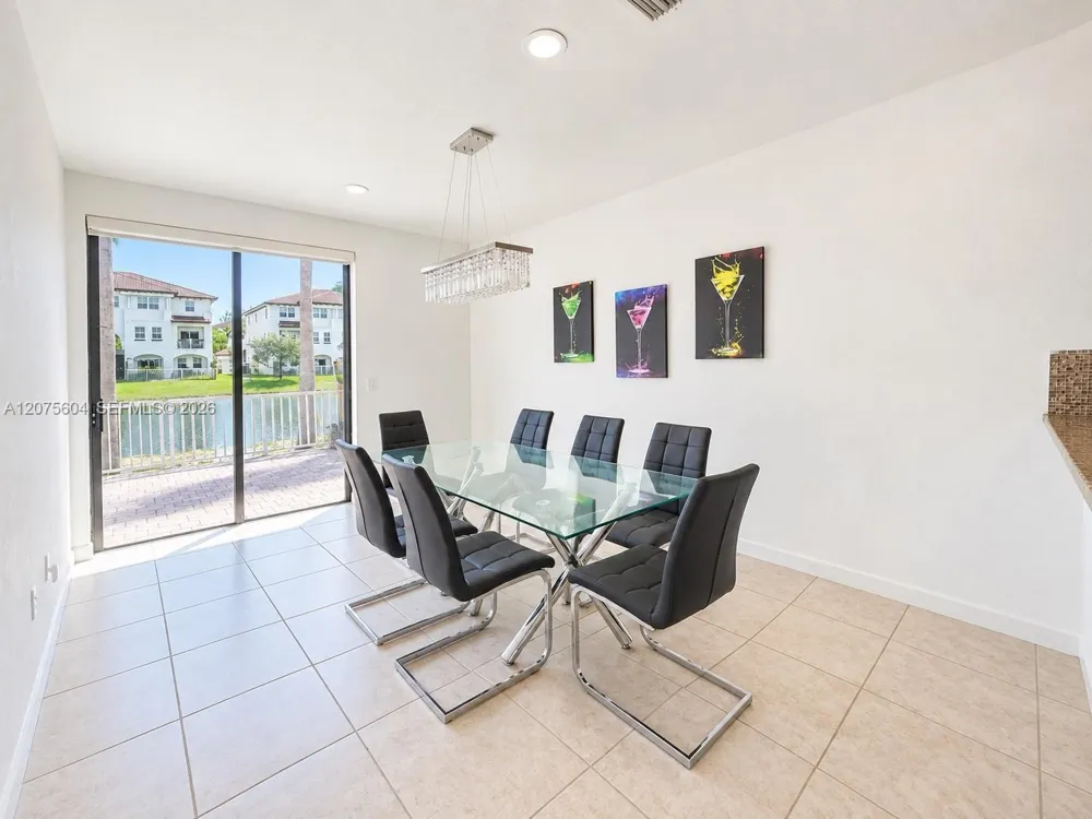 8945 NW 98th Ave Doral, FL 33178