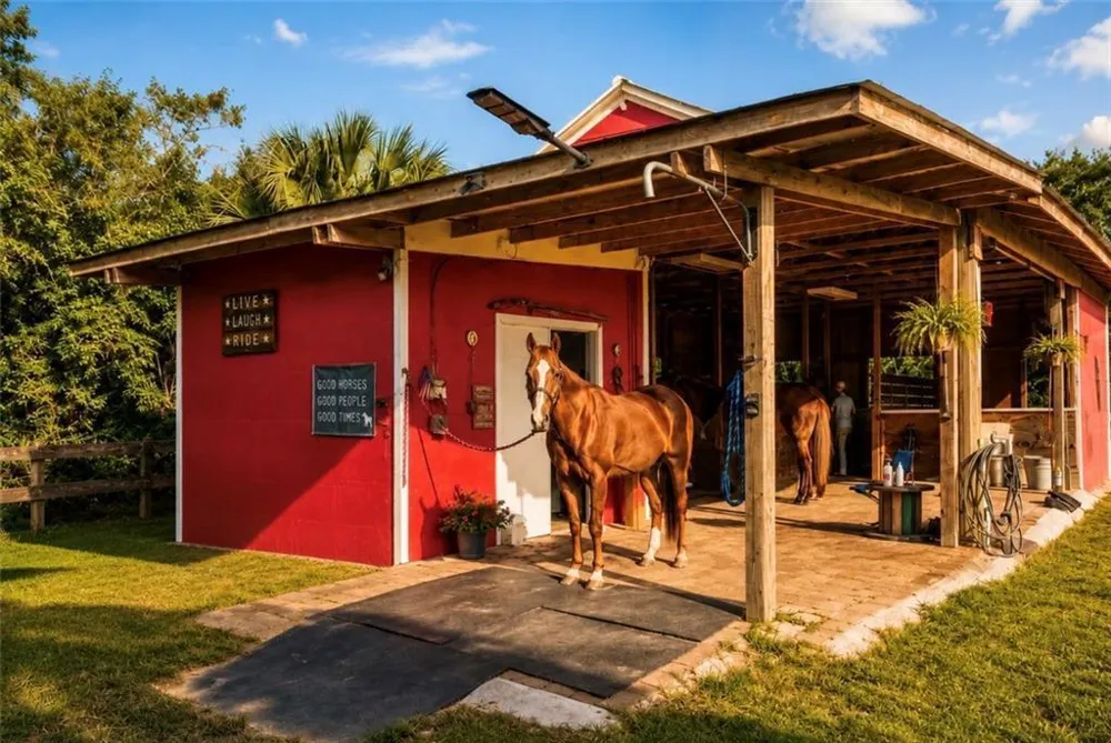 7267 61ST STREET Vero Beach, FL 32967