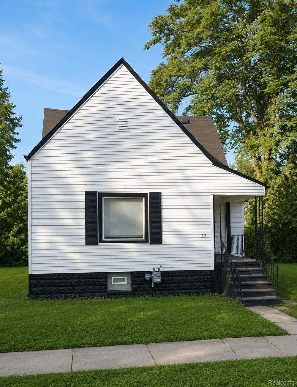22 E Charlotte Street Ecorse City, MI 48229