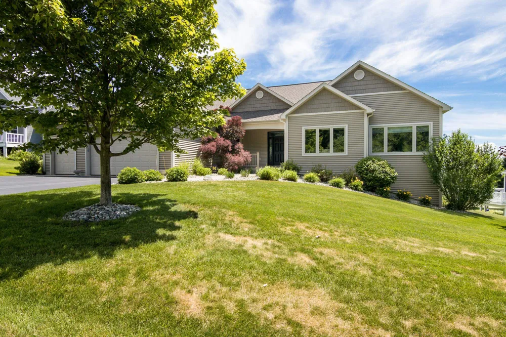 2536 W Crown Drive Garfield Charter Township, MI 49685