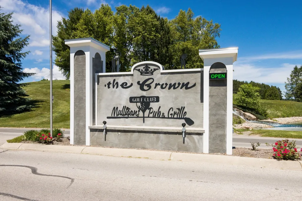 2536 W Crown Drive Garfield Charter Township, MI 49685