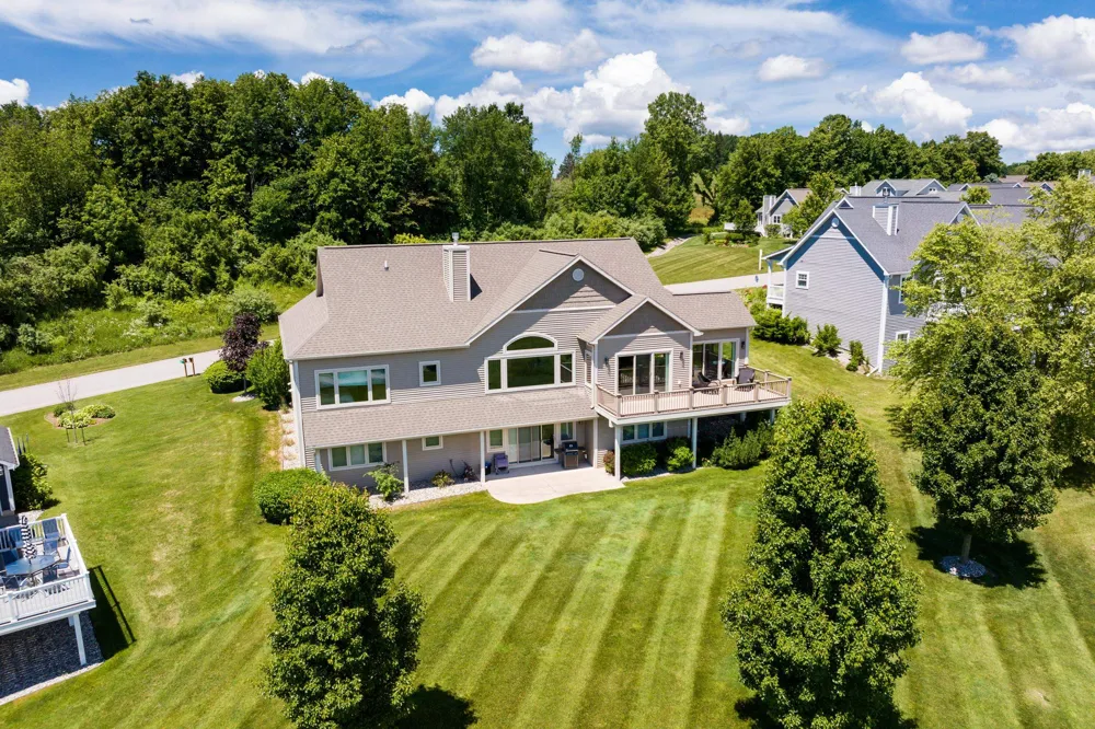 2536 W Crown Drive Garfield Charter Township, MI 49685