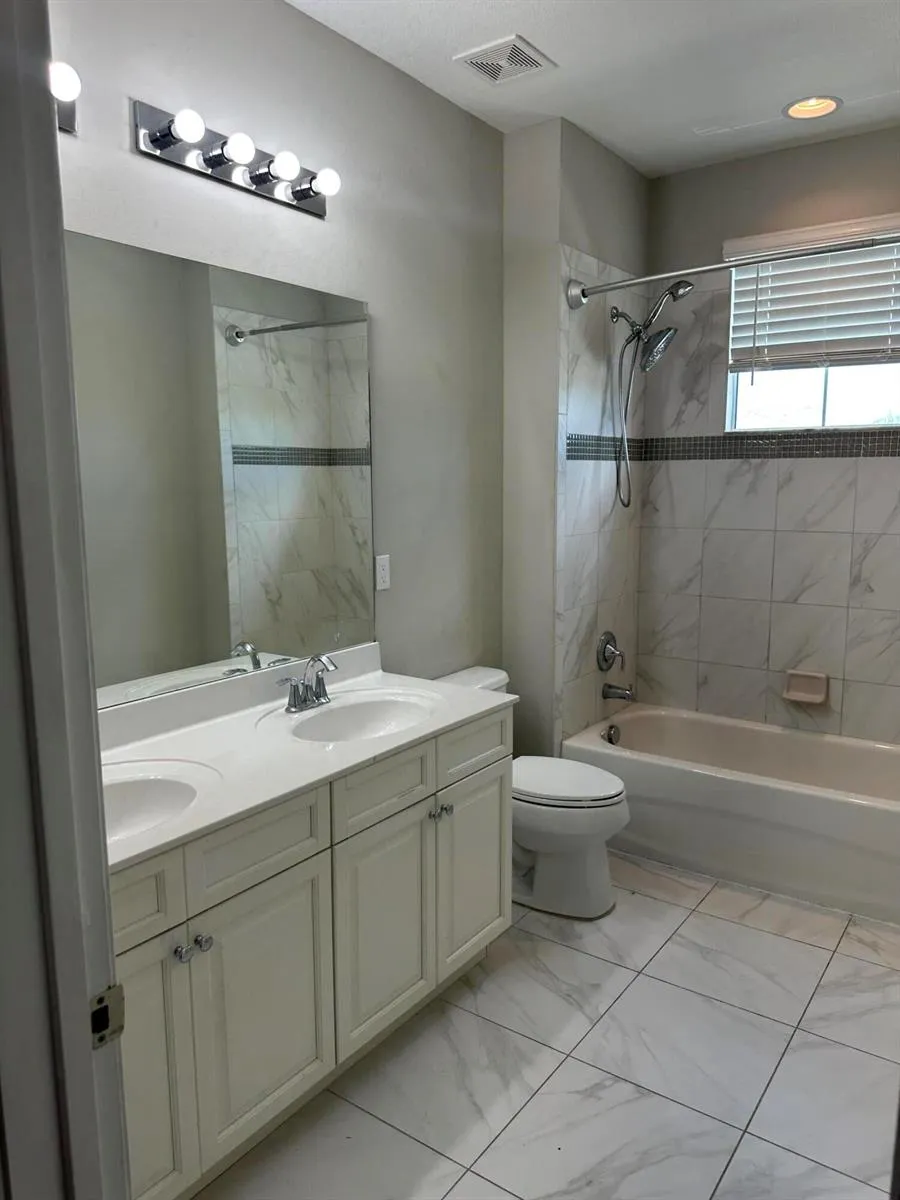 2010 NW Cataluna Circle Port St. Lucie, FL 34986