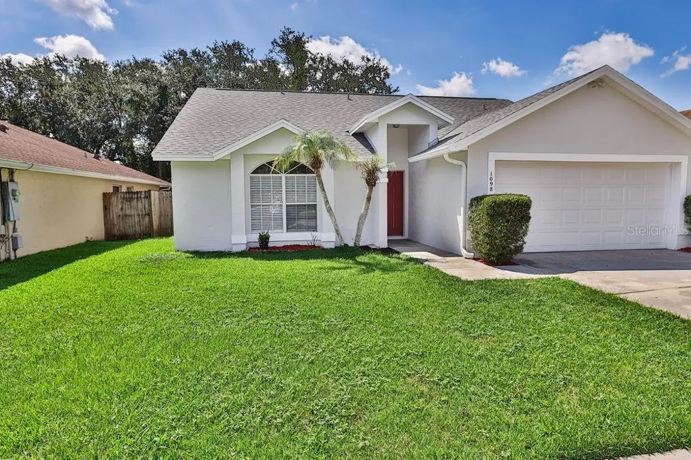 1098 SUGARBERRY TRAIL Oviedo, FL 32765